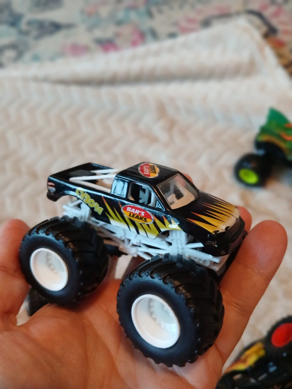 Hot Wheels Monster Jam 1:64 Lot Of 4, 1 Non